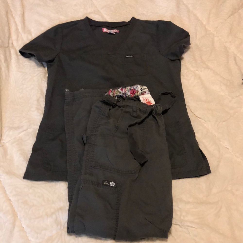 Koi xs grey scrubs